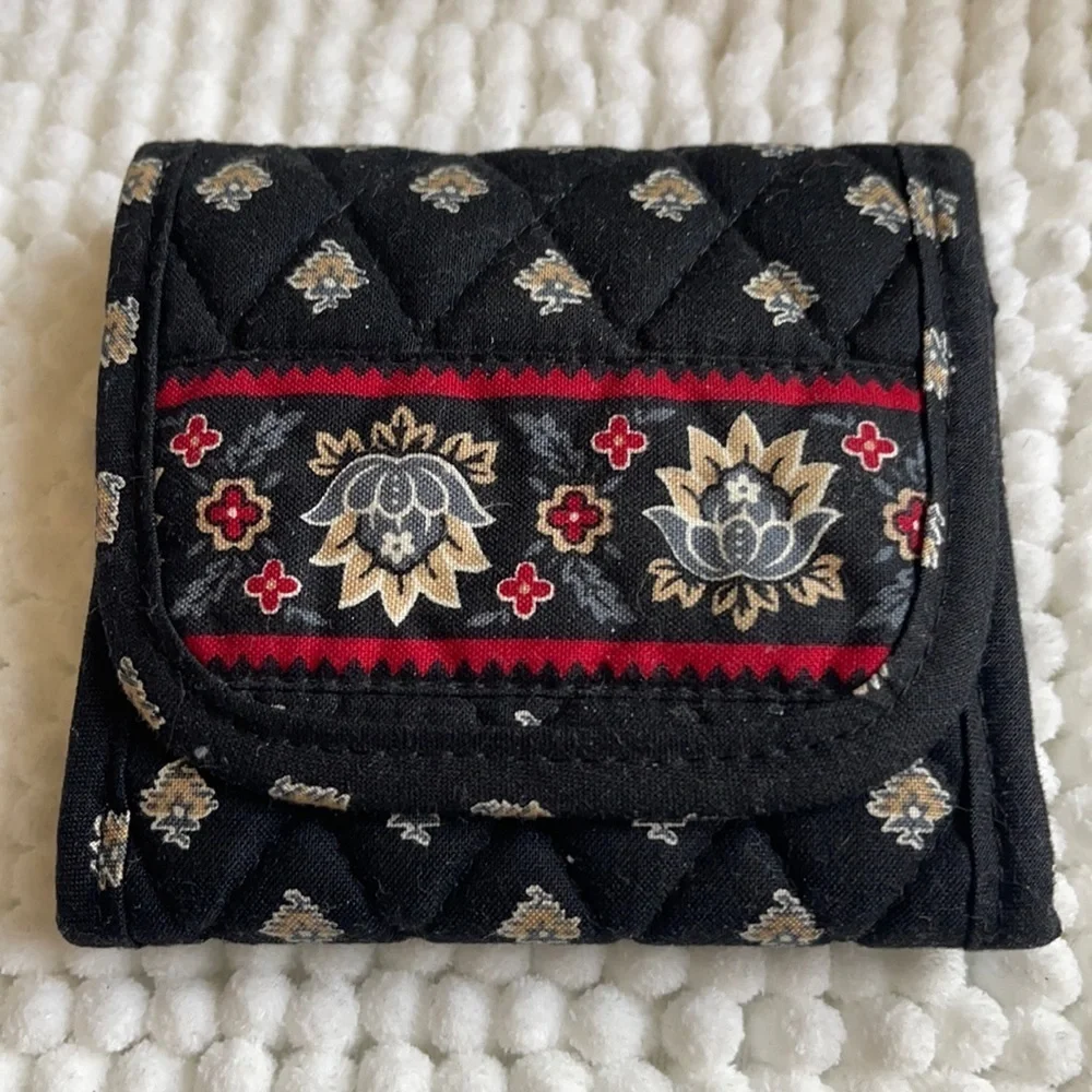 Women's Vera Bradley Trifold Quilted Retired Black Wallet EUC